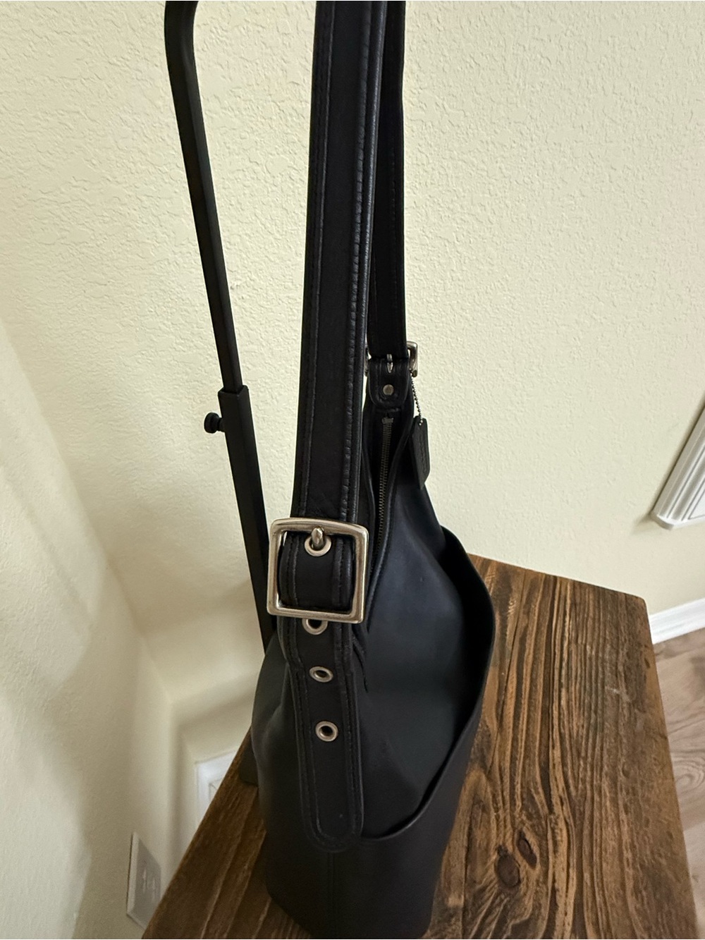 Vintage Coach Ergo Zip Hobo 9058 | Black Glove-Tanned Leather | (2000) - Picture 2 of 14